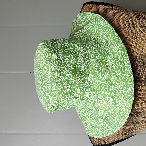 Reversible Daisy Bucket Hat. Great Condition. Wide Brimmed. - Picture 4 of 5